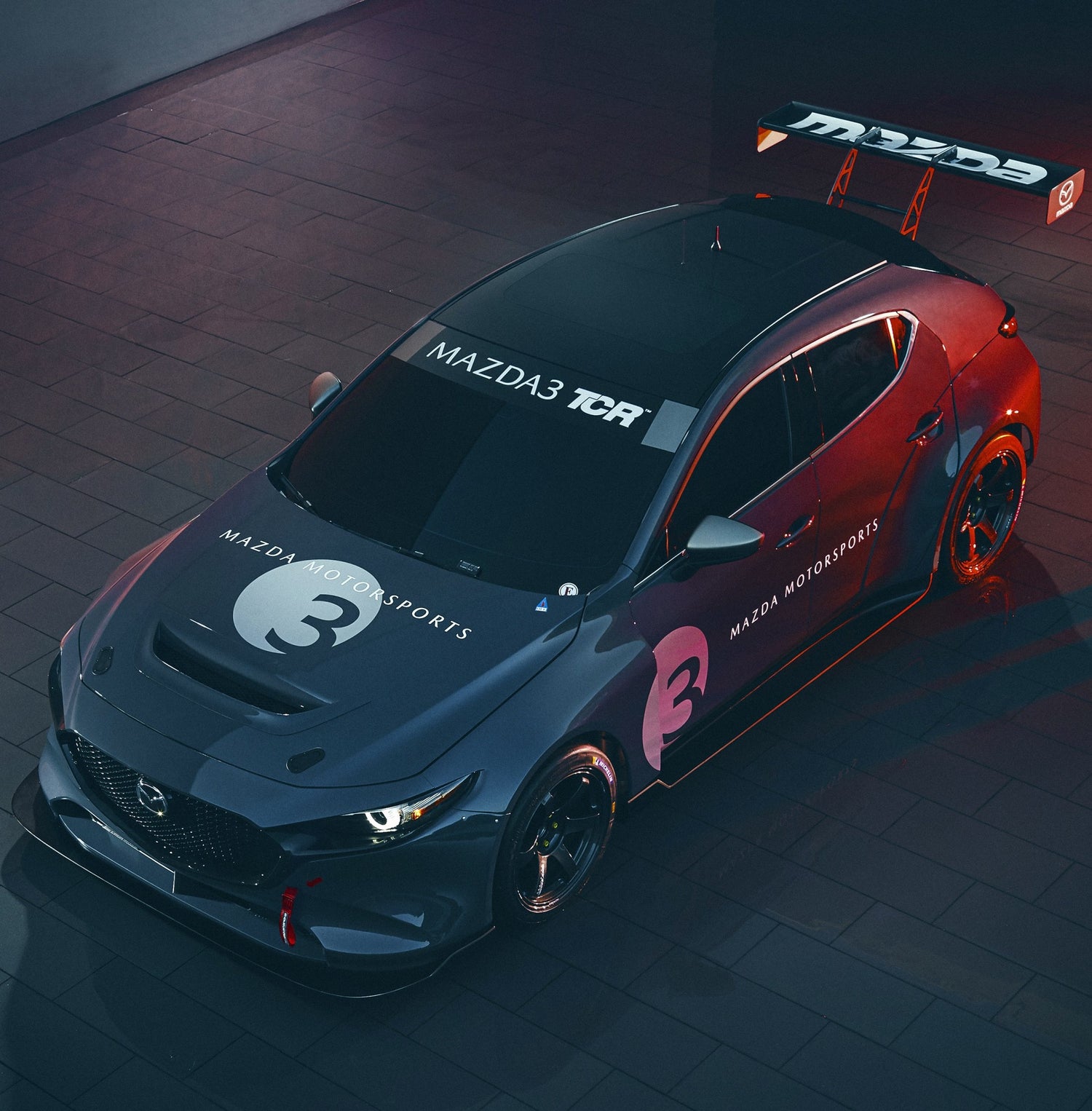 Mazda 3 TCR Mazda Motorsports racing car vue de dessus garage France — Mazdrive