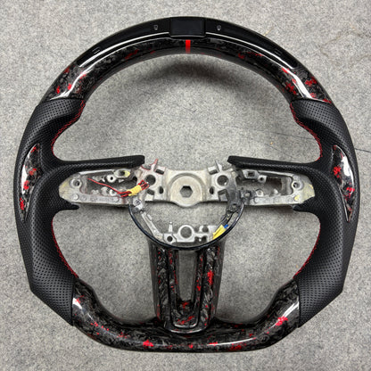 Volant custom en fibre de carbone avec affichage LED – Mazda – photo non contractuelle