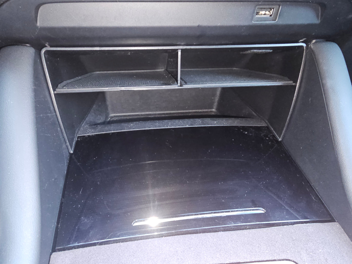 Center console storage box