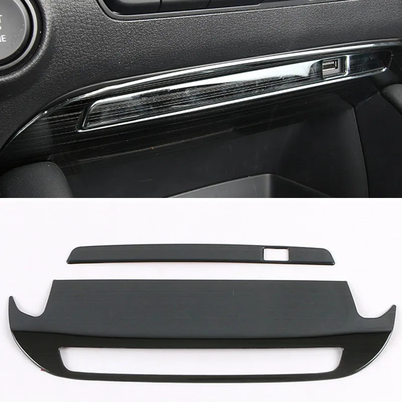 Baguette de Console Centrale Inox avec Contour USB – Mazda 3 BP