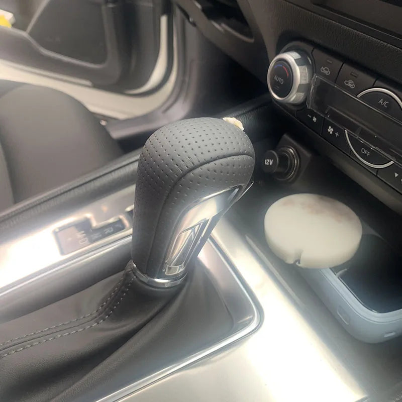 Pommeau de Vitesse Automatique en Fibre de Carbone – Mazda
