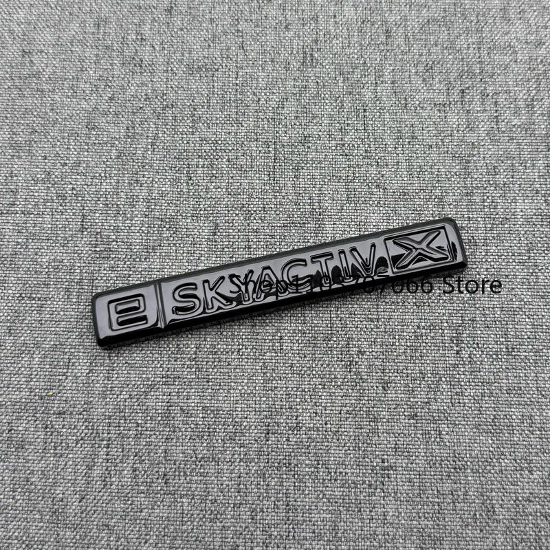 Badge SKYACTIV 3D Chromé ou Noir pour Hayon – Mazda
