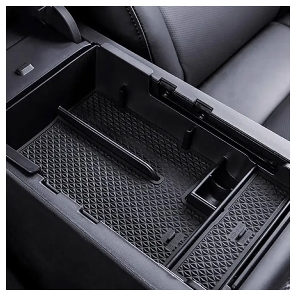 Center armrest organizer with shallow non-slip mat